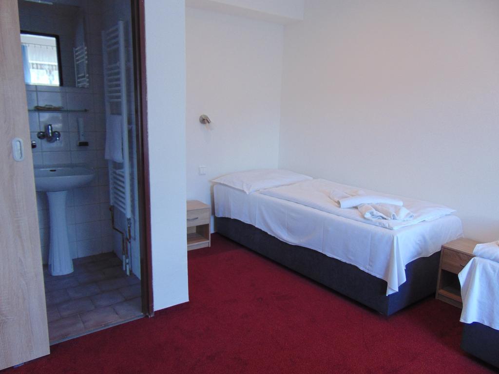 Hotel Isora Ostrava Esterno foto
