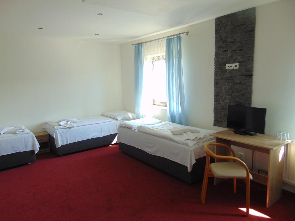Hotel Isora Ostrava Esterno foto