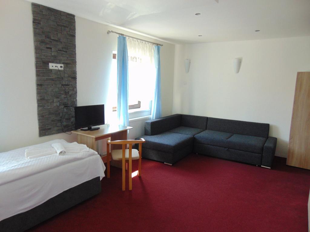 Hotel Isora Ostrava Esterno foto