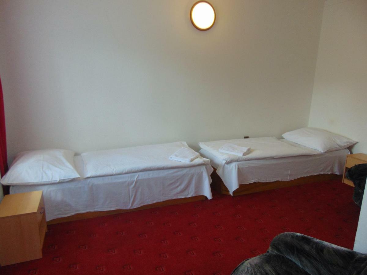 Hotel Isora Ostrava Esterno foto