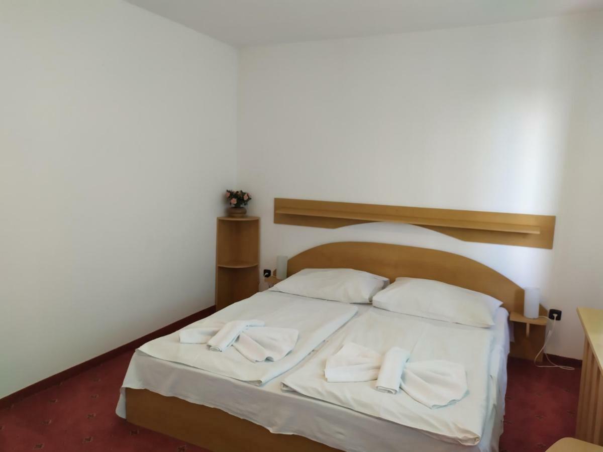 Hotel Isora Ostrava Esterno foto